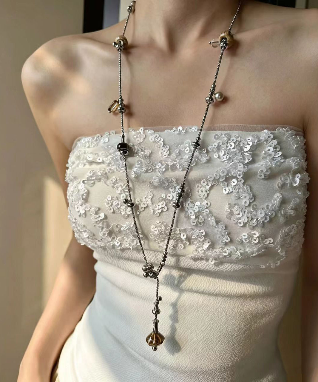 Collier Femme Lariat Boho avec Perles Élégantes et Détails Modernes 0