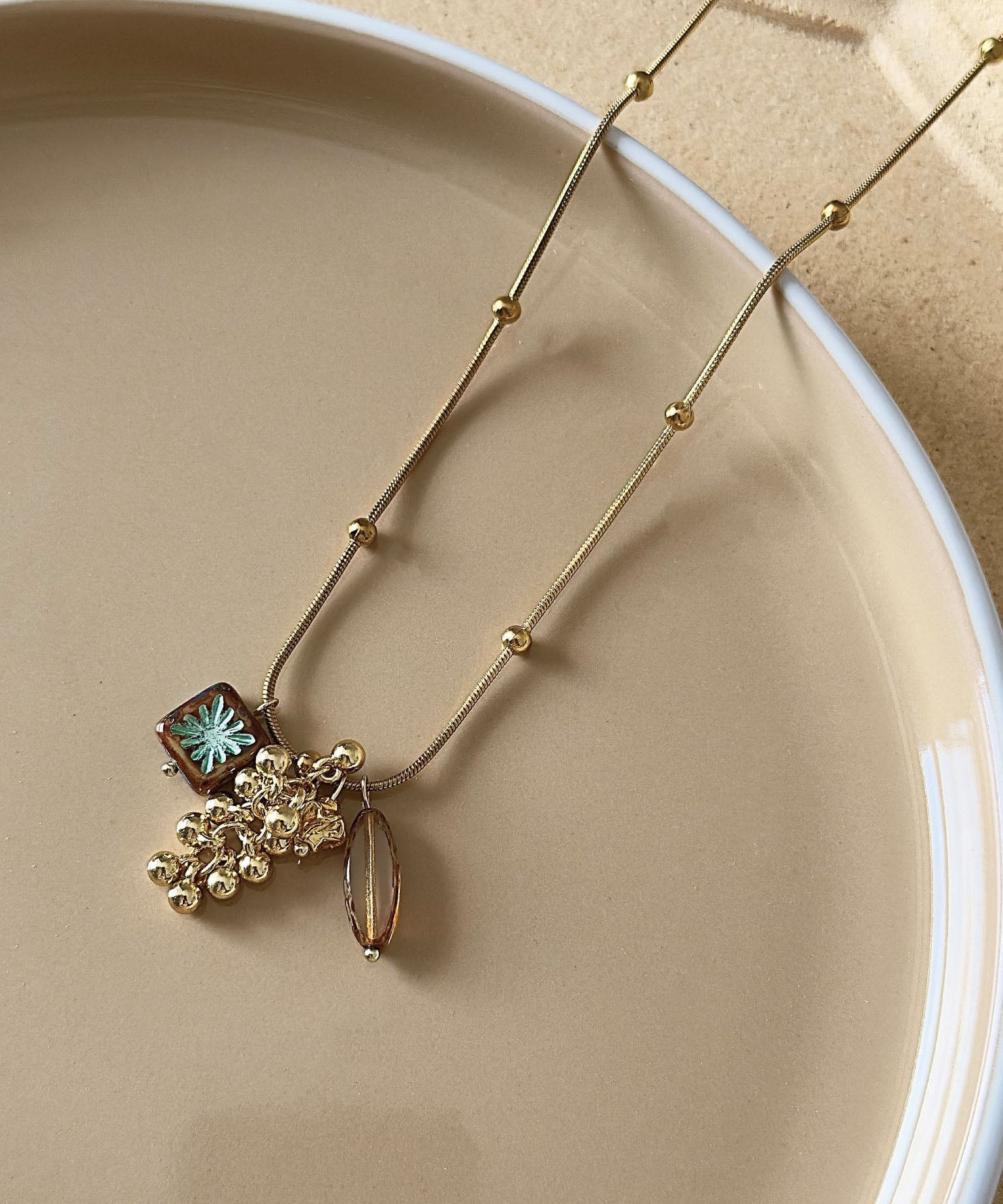 Collier Femme Pendentif Perles de Verre Style Moderne 4