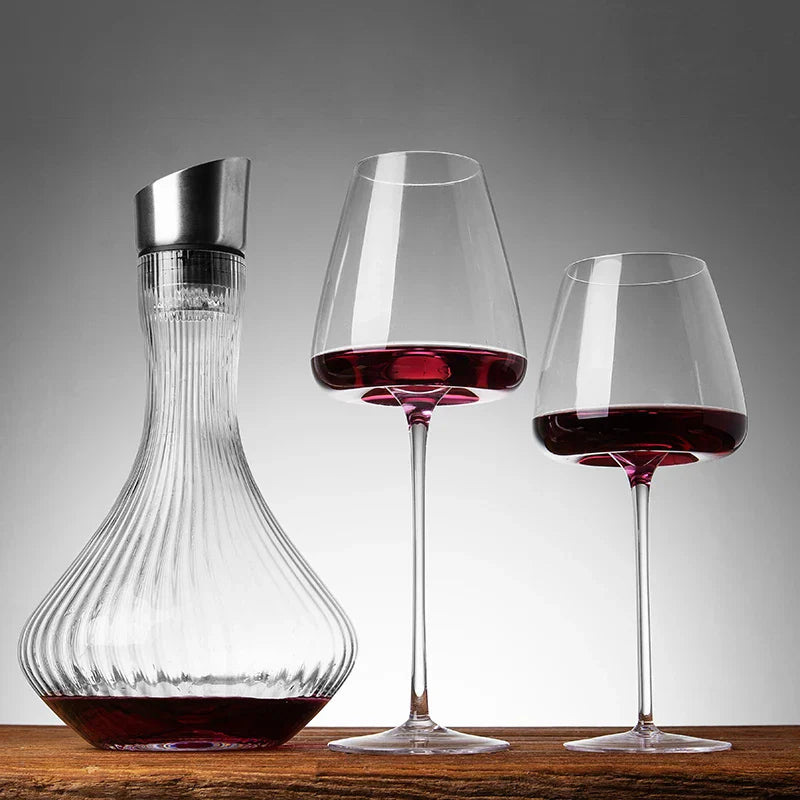 Ensemble de verres à vin et à champagne faits à la main avec un design raffiné 4