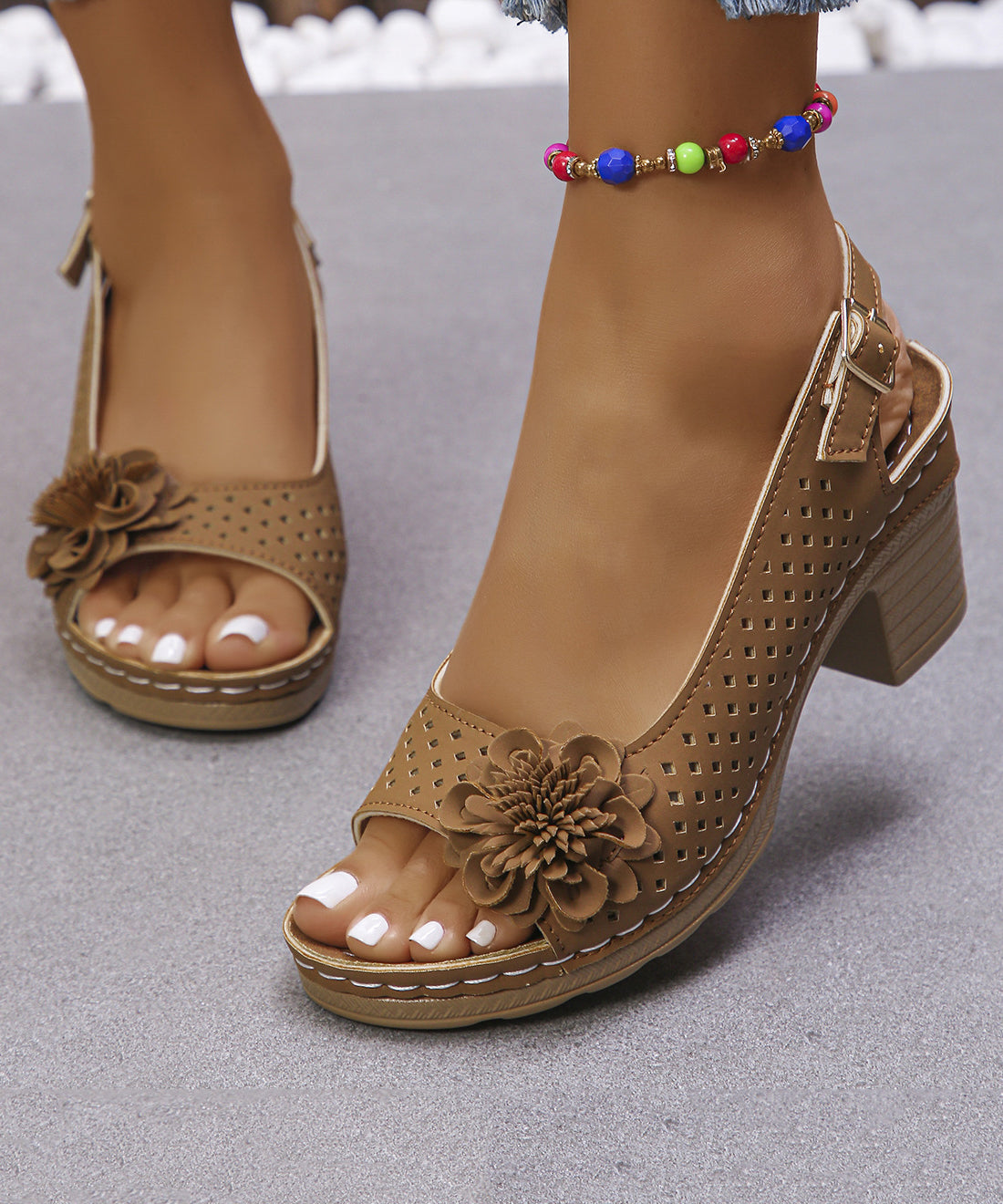Sandales pour Femmes à Talon Épais et Motif Floral 4