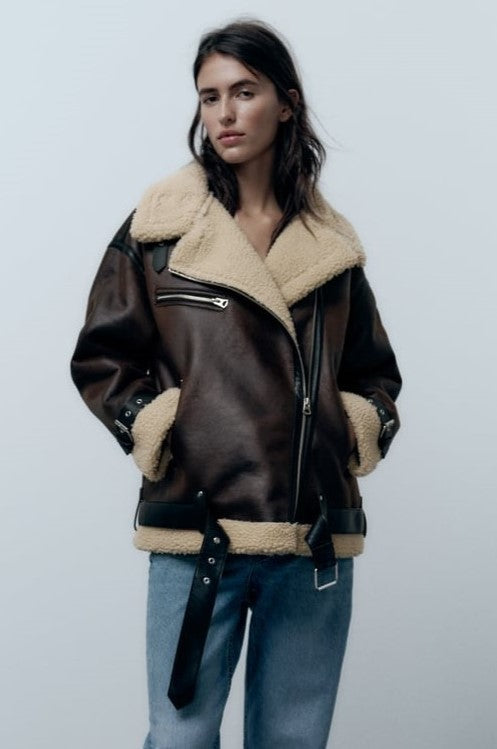 Veste Femme à Revers en Matériau Synthétique 1