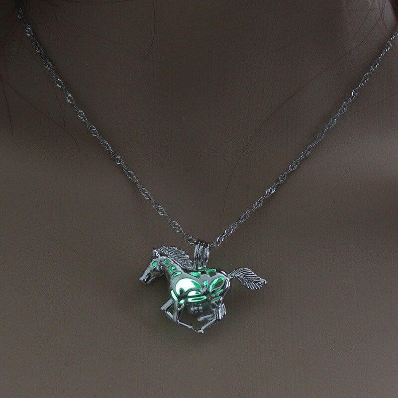 Collier cheval phosphorescent
