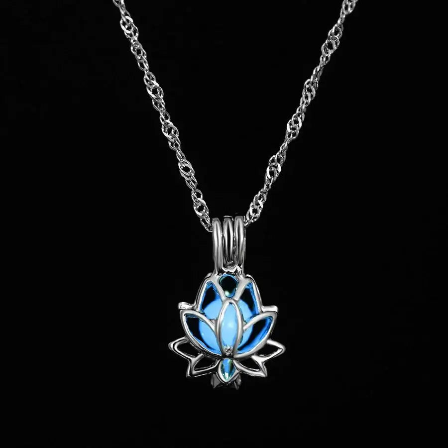 Collier Fleur de Lotus Lumineuse
