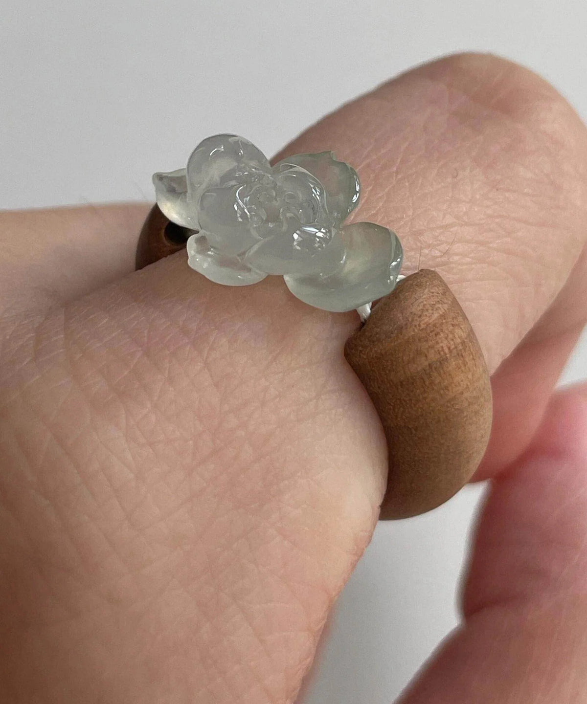 Bague Femme Vintage Patchwork Bois et Jade Motif Lotus 1