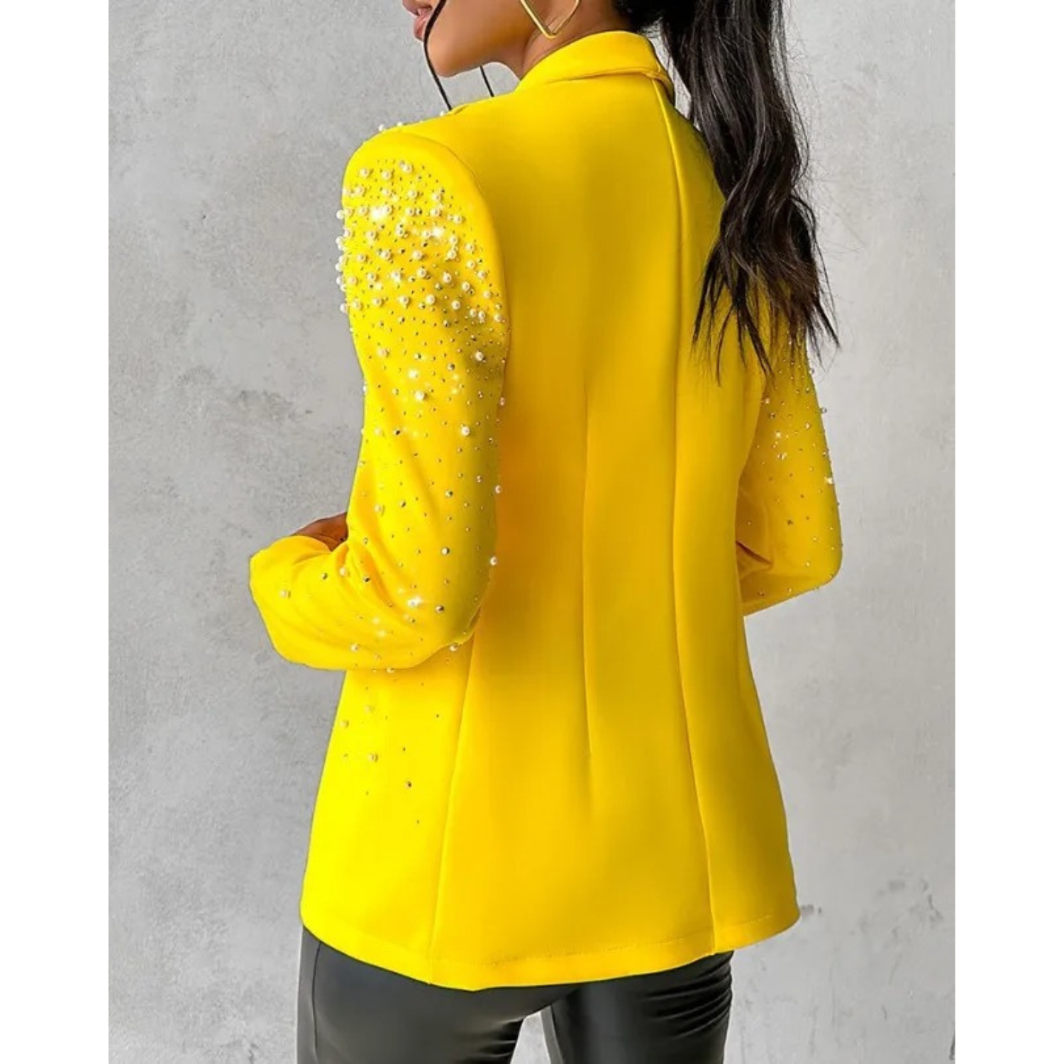 Blazer Femme Chic avec Détails en Perles pour un Look Raffiné 4