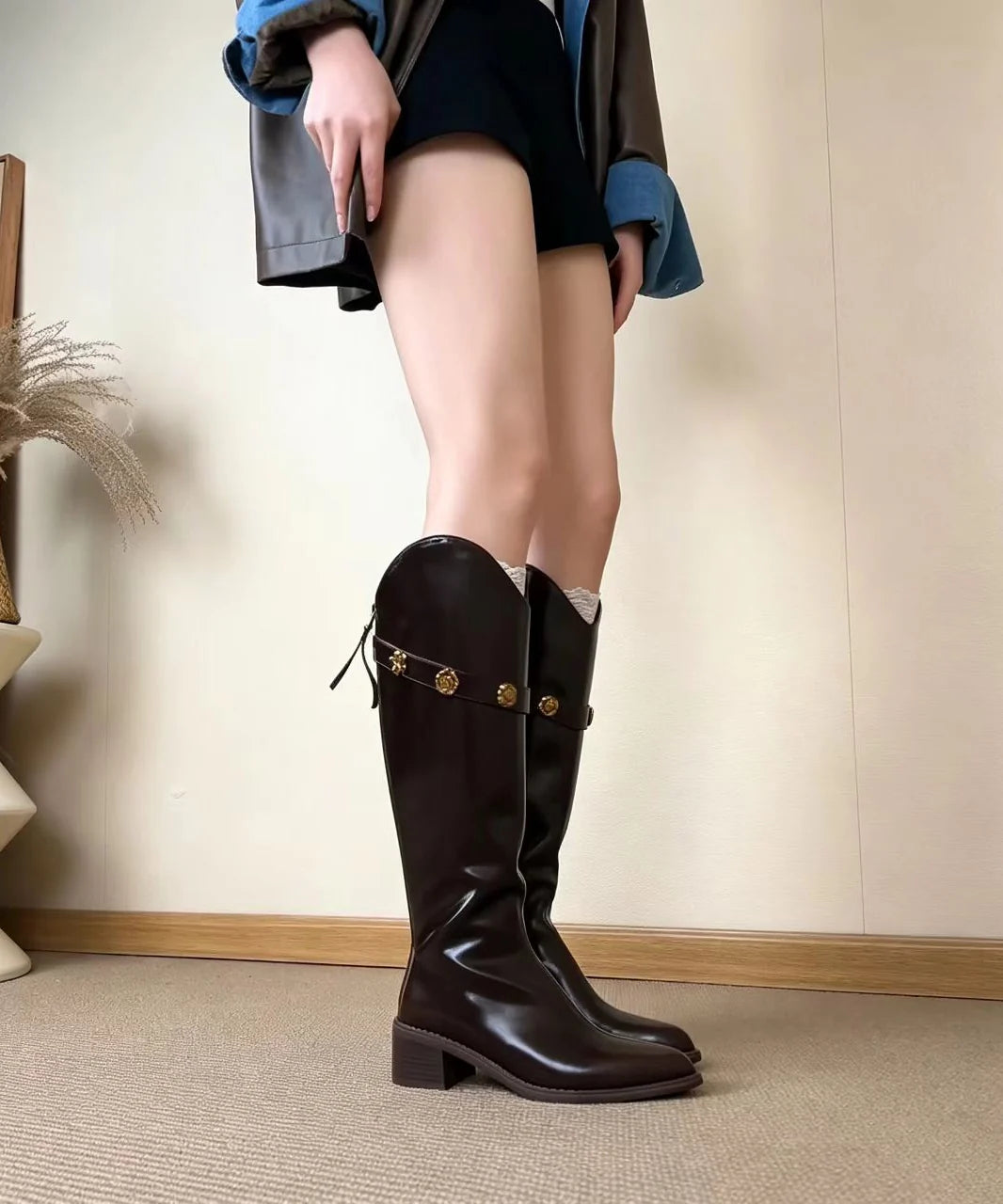 Bottes d'équitation vintage à découpe en V pour femme 4
