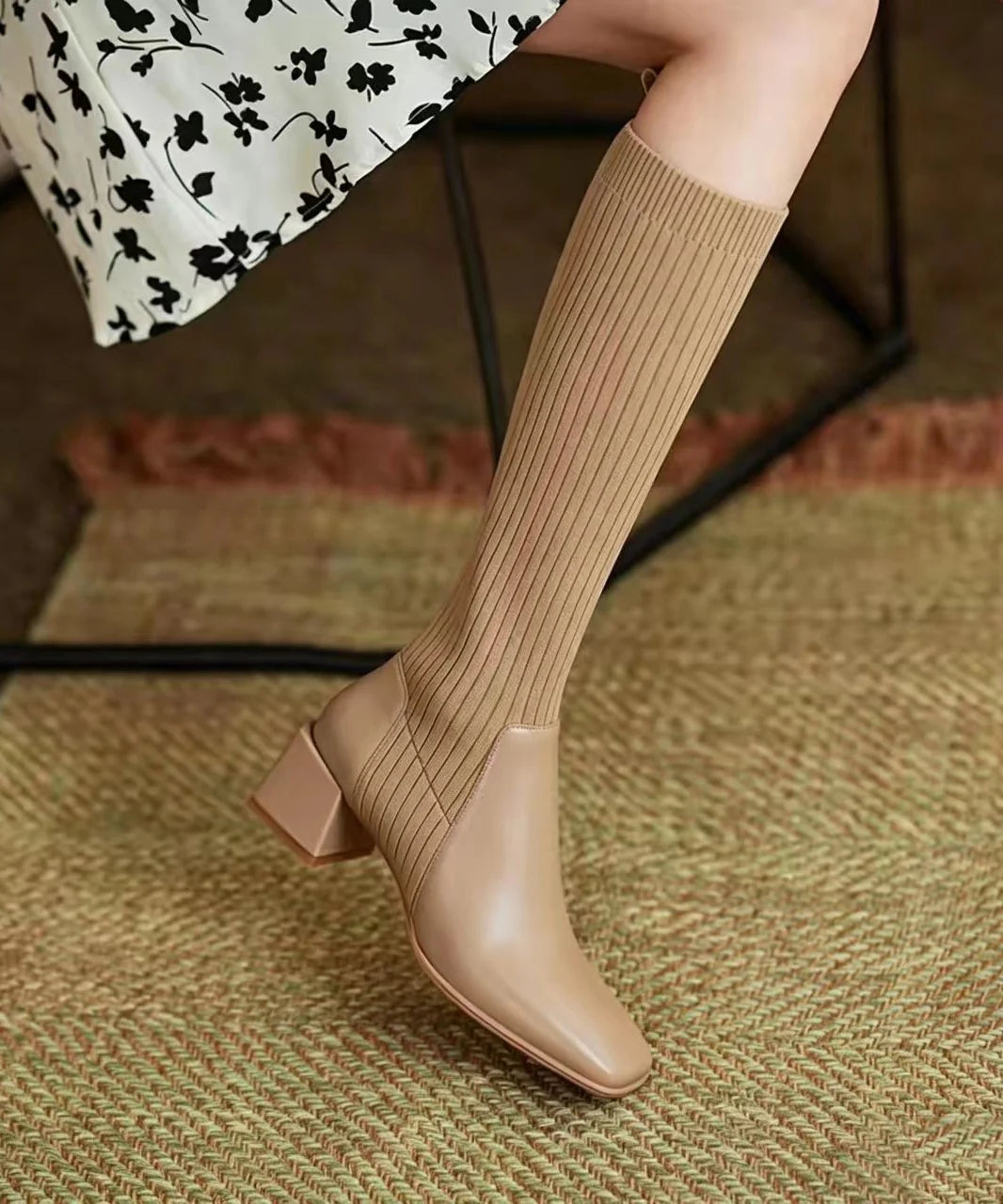 Bottes hautes à bout carré pour femme style tressé 1