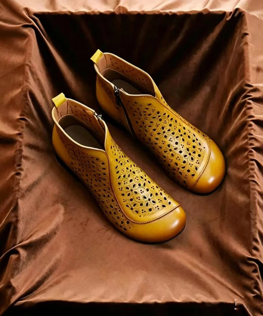 Bottines femme vintage ajourées avec fermeture éclair latérale et talon bas 3