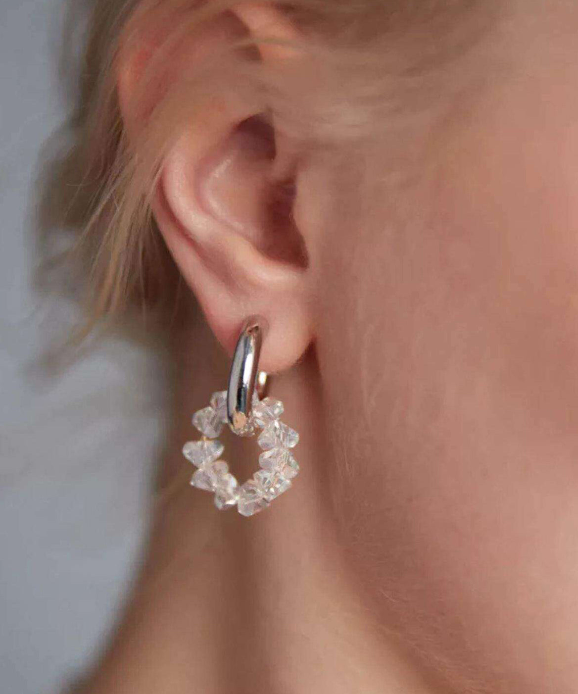 Boucles d'oreilles créoles pour femme style cristal blanc 0