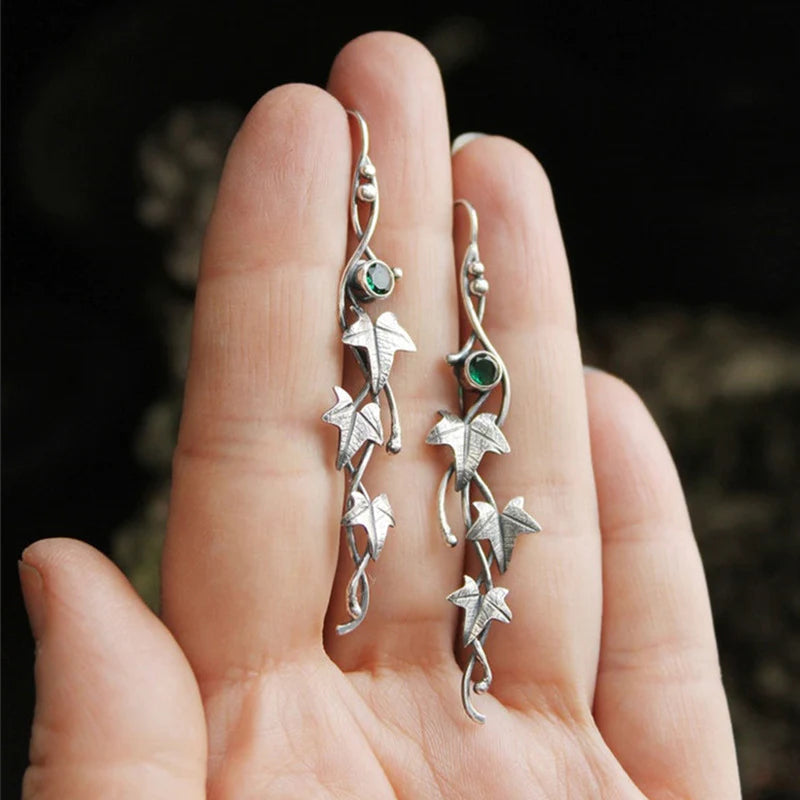 Boucles d'oreilles en forme de feuille pour femmes 1