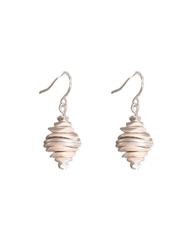 Boucles d'oreilles pendantes femme forme conque design original 4