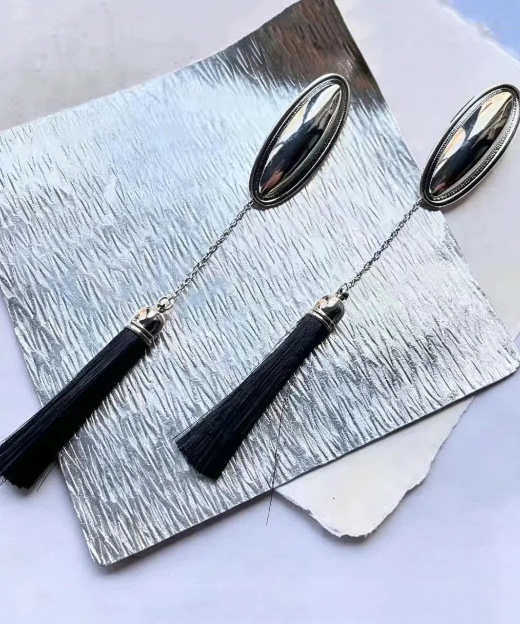 Boucles d'oreilles pendantes rétro avec pompon et chaîne longue pour femme 2