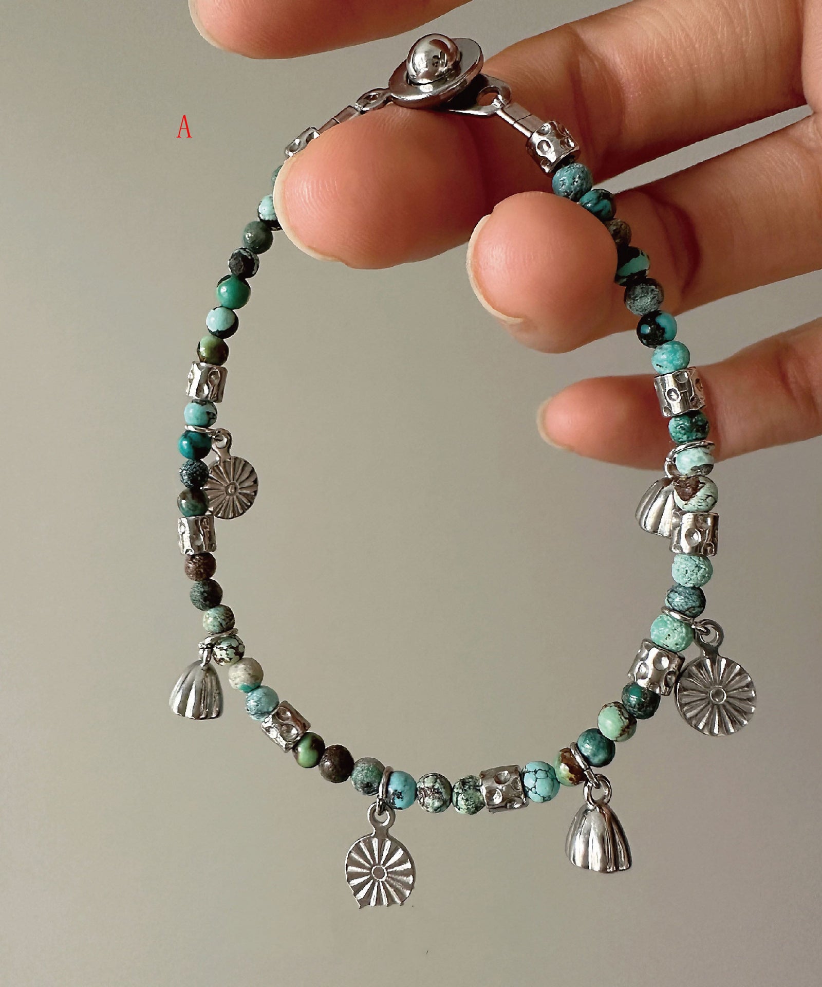 Bracelet Femme Perles Colorées Design Original 1