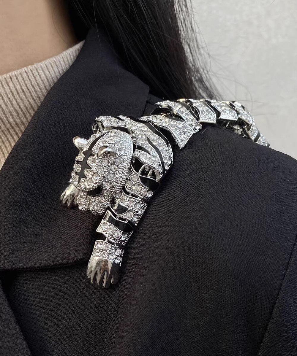 Broche Femme Tigre Oversize Design Original 0
