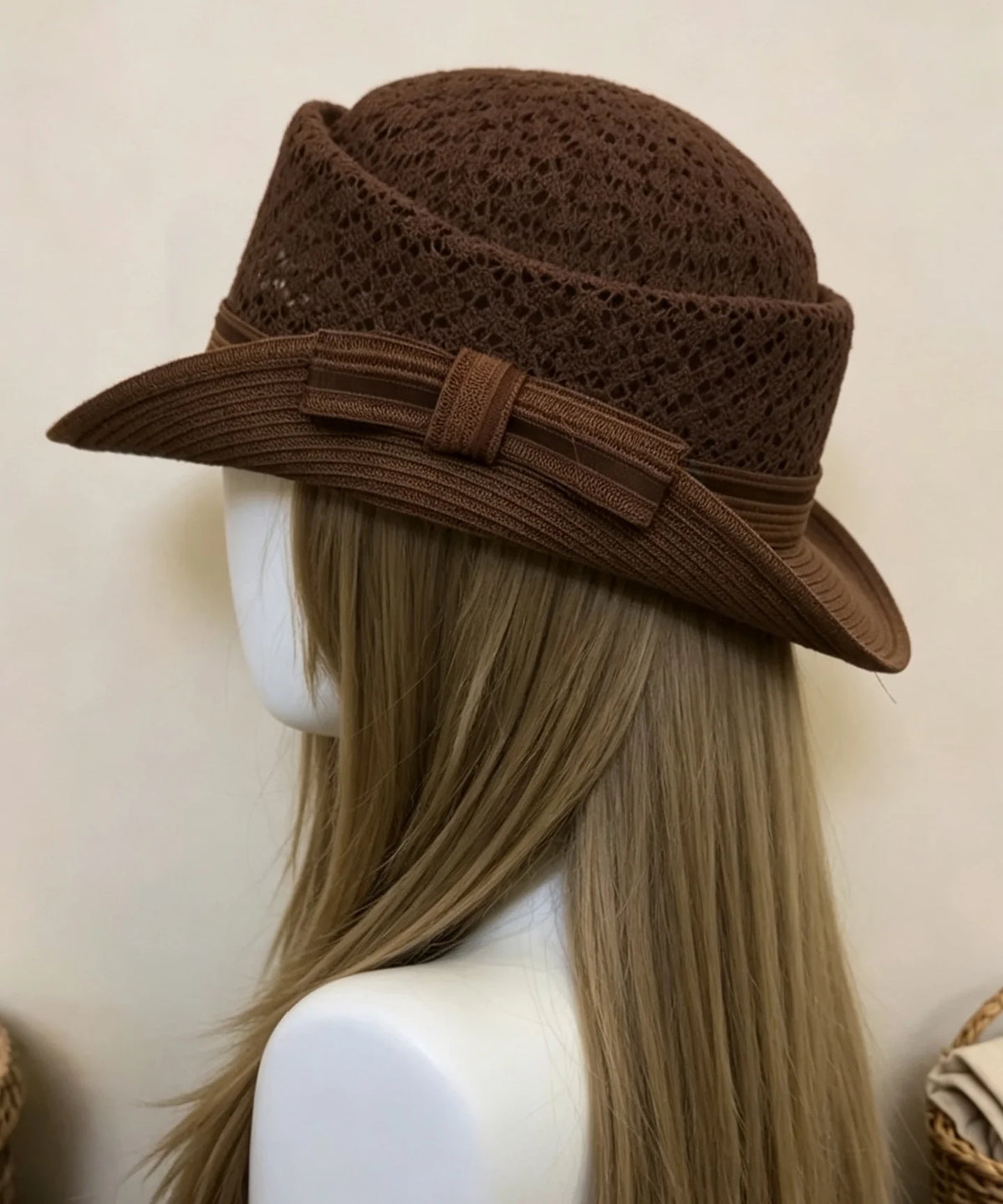 Chapeau Cloche Femme à Bord Roulé avec Nœud Papillon 2
