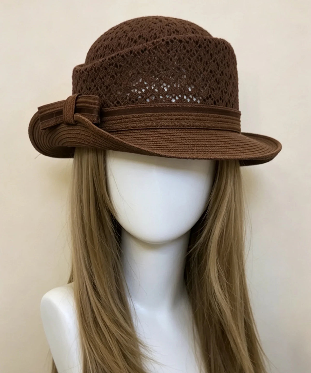 Chapeau Cloche Femme à Bord Roulé avec Nœud Papillon 3