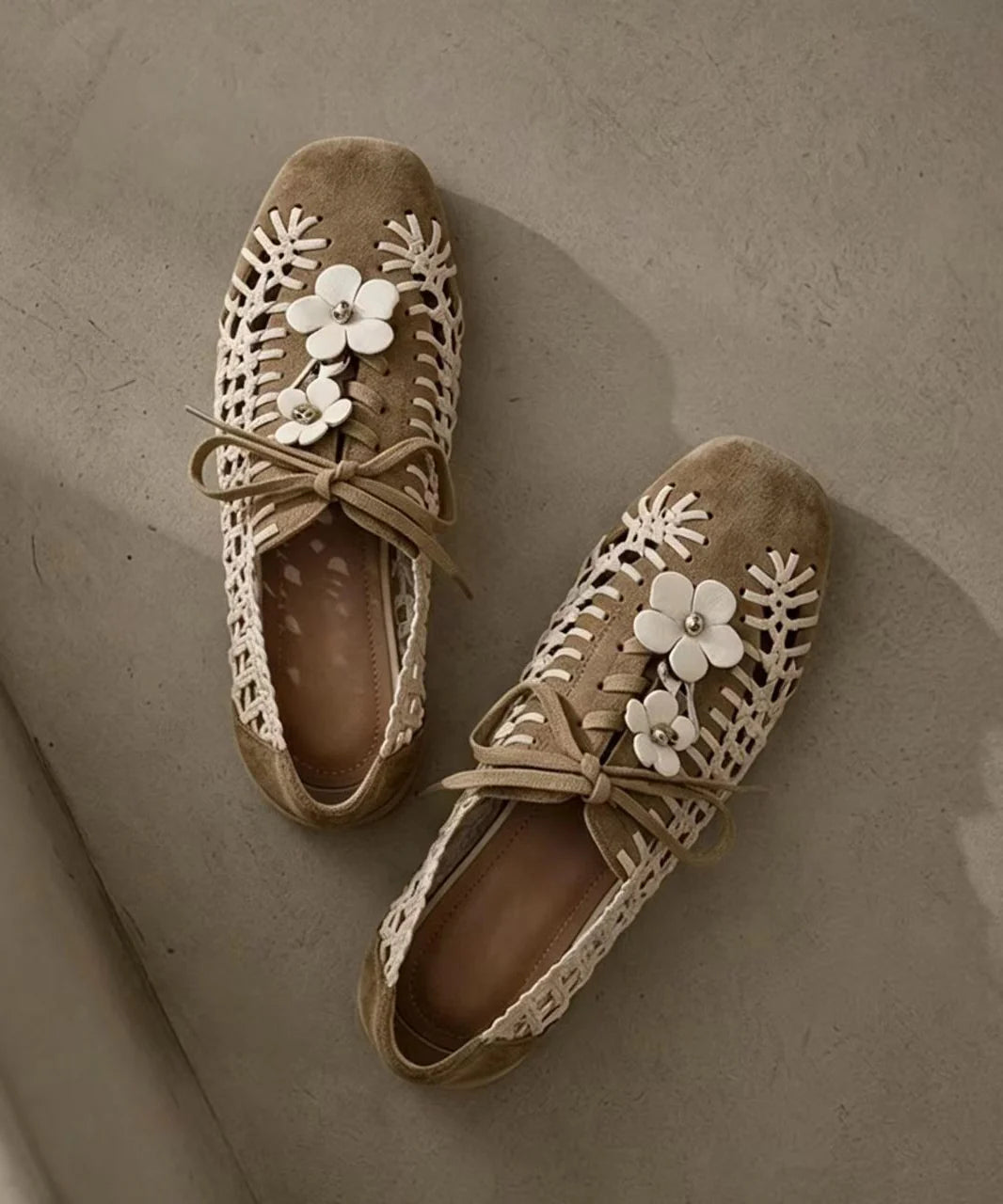 Chaussures plates femme décontractées à lacets avec détails floraux ajourés 3