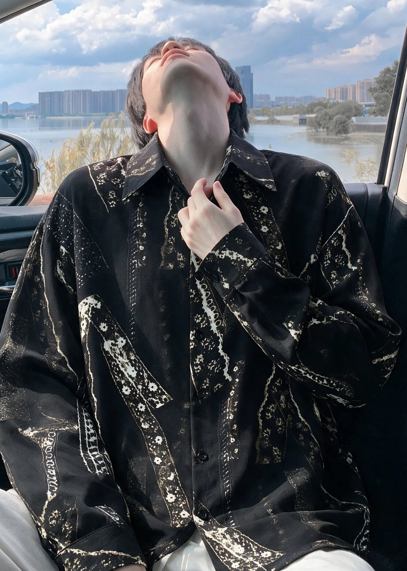 Chemise homme oversize imprimée style moderne 3