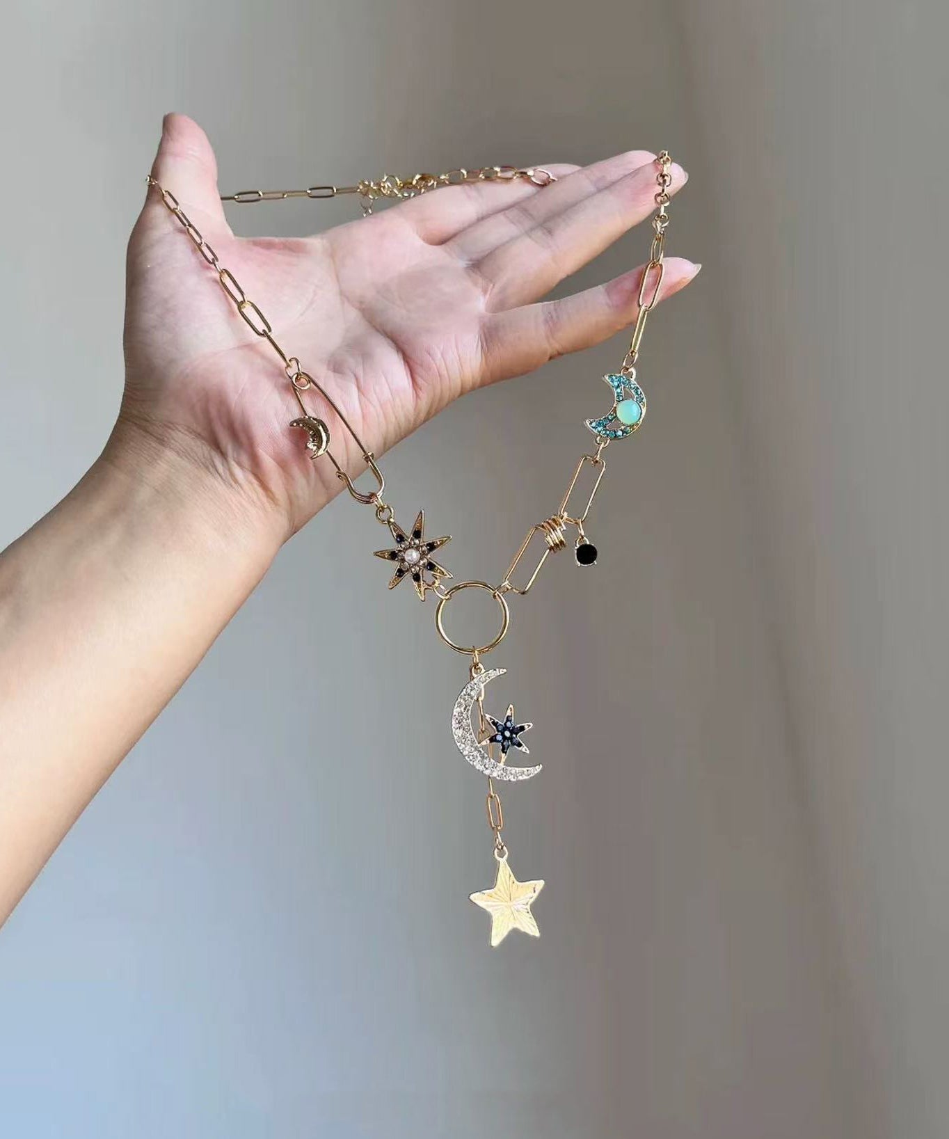 Collier Femme Pendentif Étoiles et Lune Moderne 0