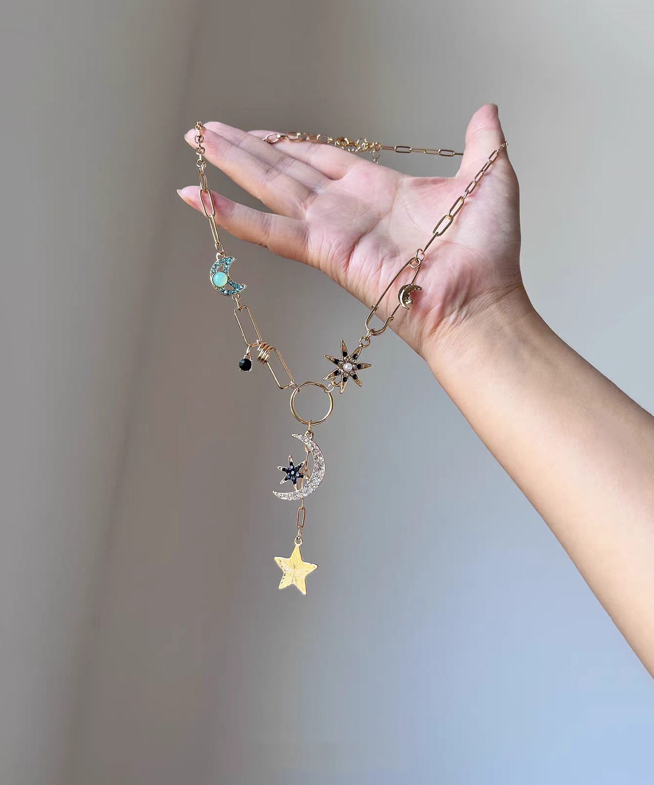 Collier Femme Pendentif Étoiles et Lune Moderne 1
