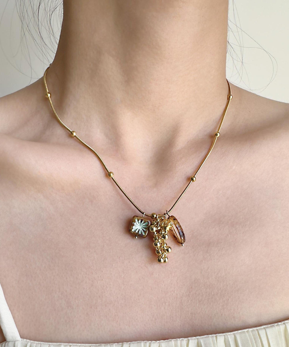 Collier Femme Pendentif Perles de Verre Style Moderne 0