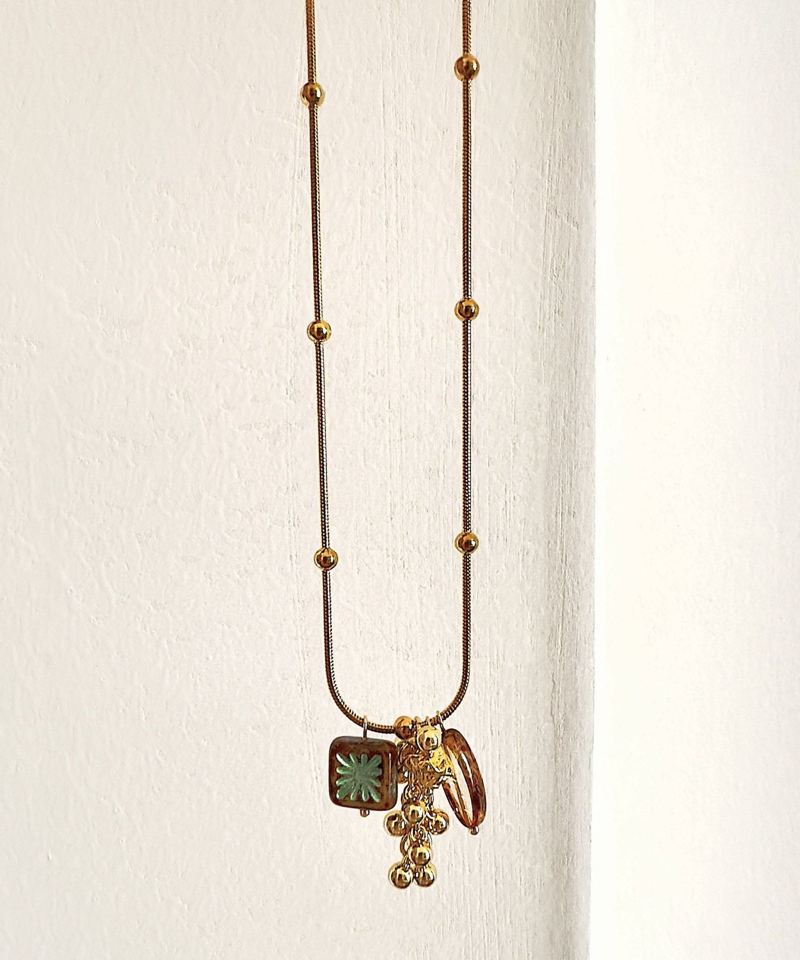 Collier Femme Pendentif Perles de Verre Style Moderne 3