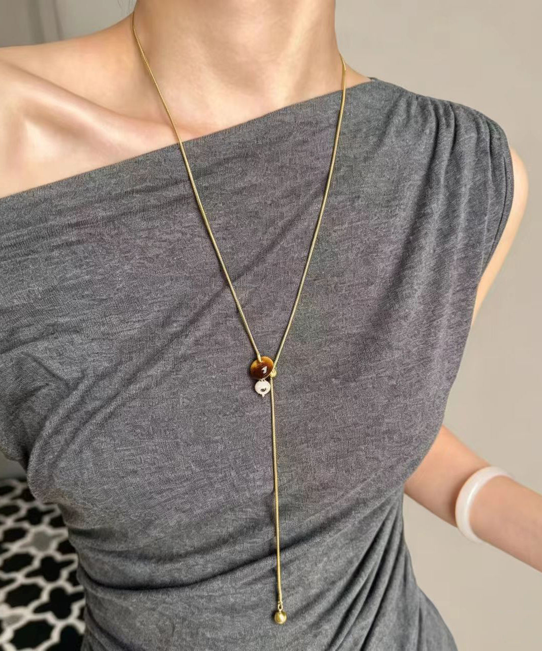 Collier Lariat Femme Style Minimaliste avec Pierre Naturelle Œil de Tigre 2