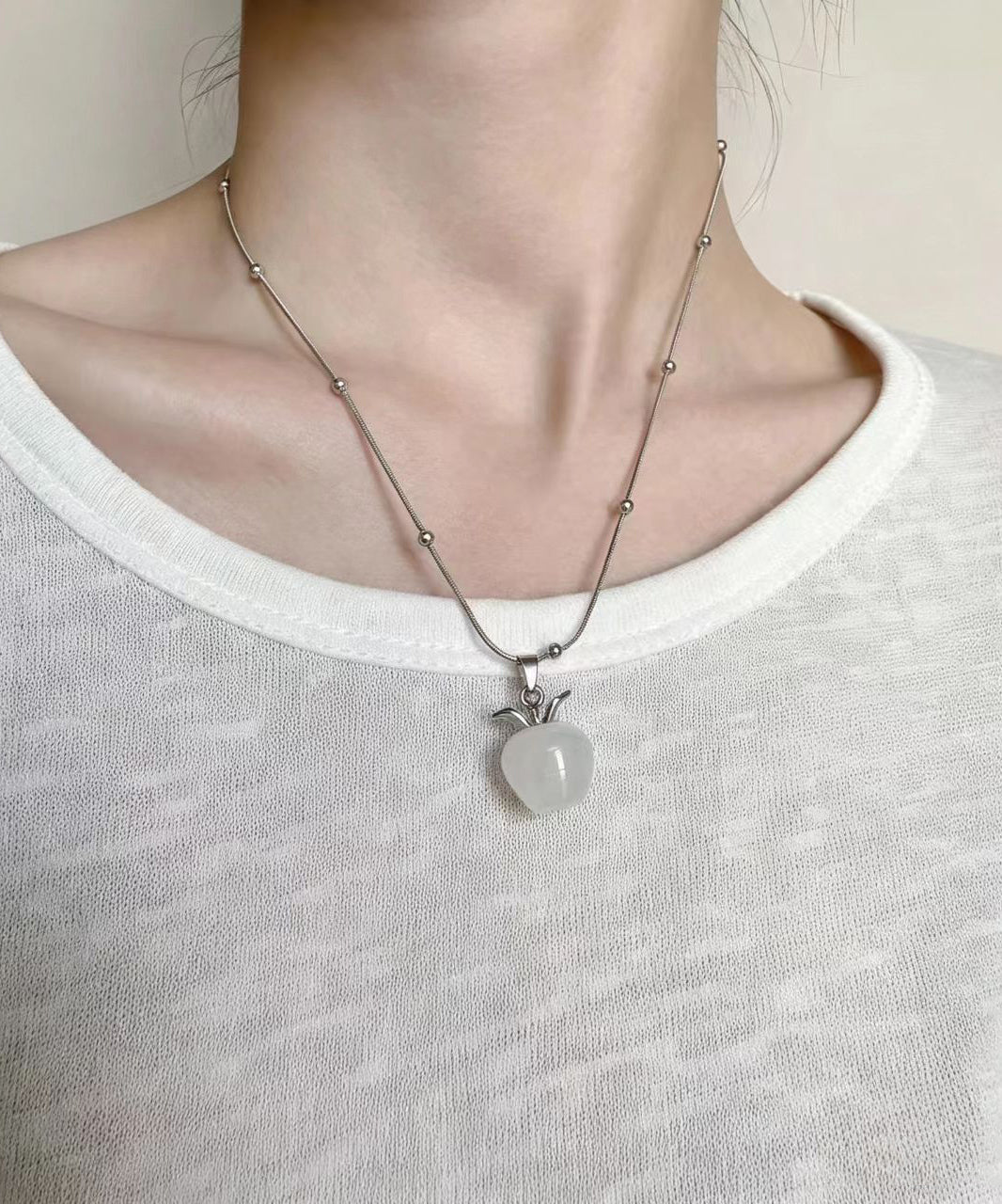 Collier pendentif pour femme style naturel et minimaliste 0