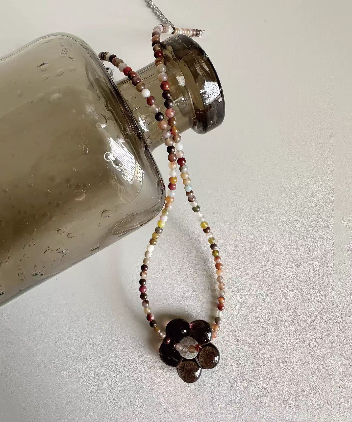 Collier ras du cou pour femme avec pendentif floral en pierre naturelle 0