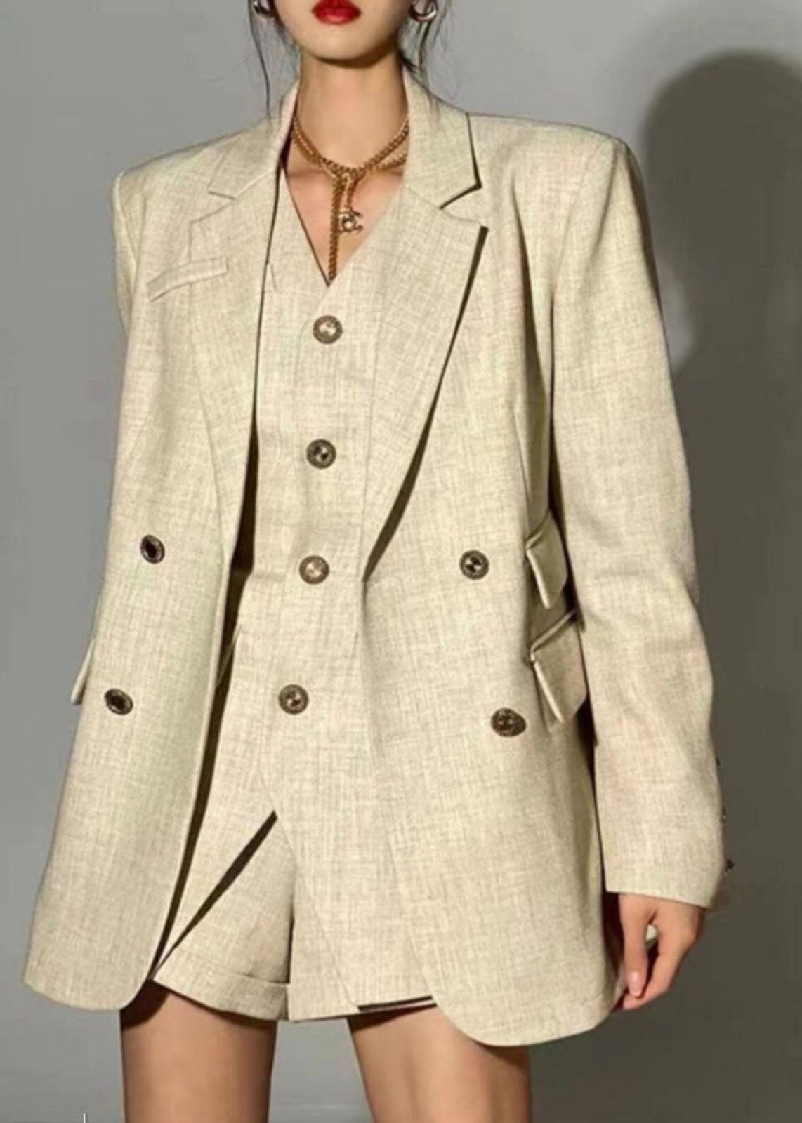 Ensemble Femme Deux Pièces Manteau et Short Ajouré Automnal 1