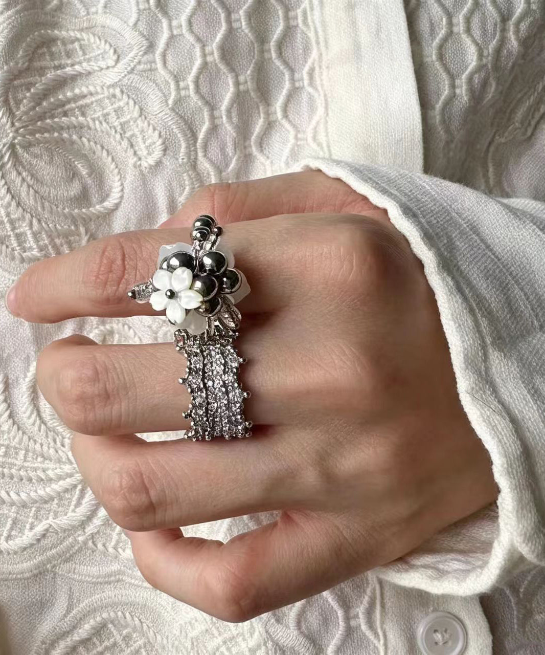 Ensemble de deux bagues extensibles à perles florales pour femme 1