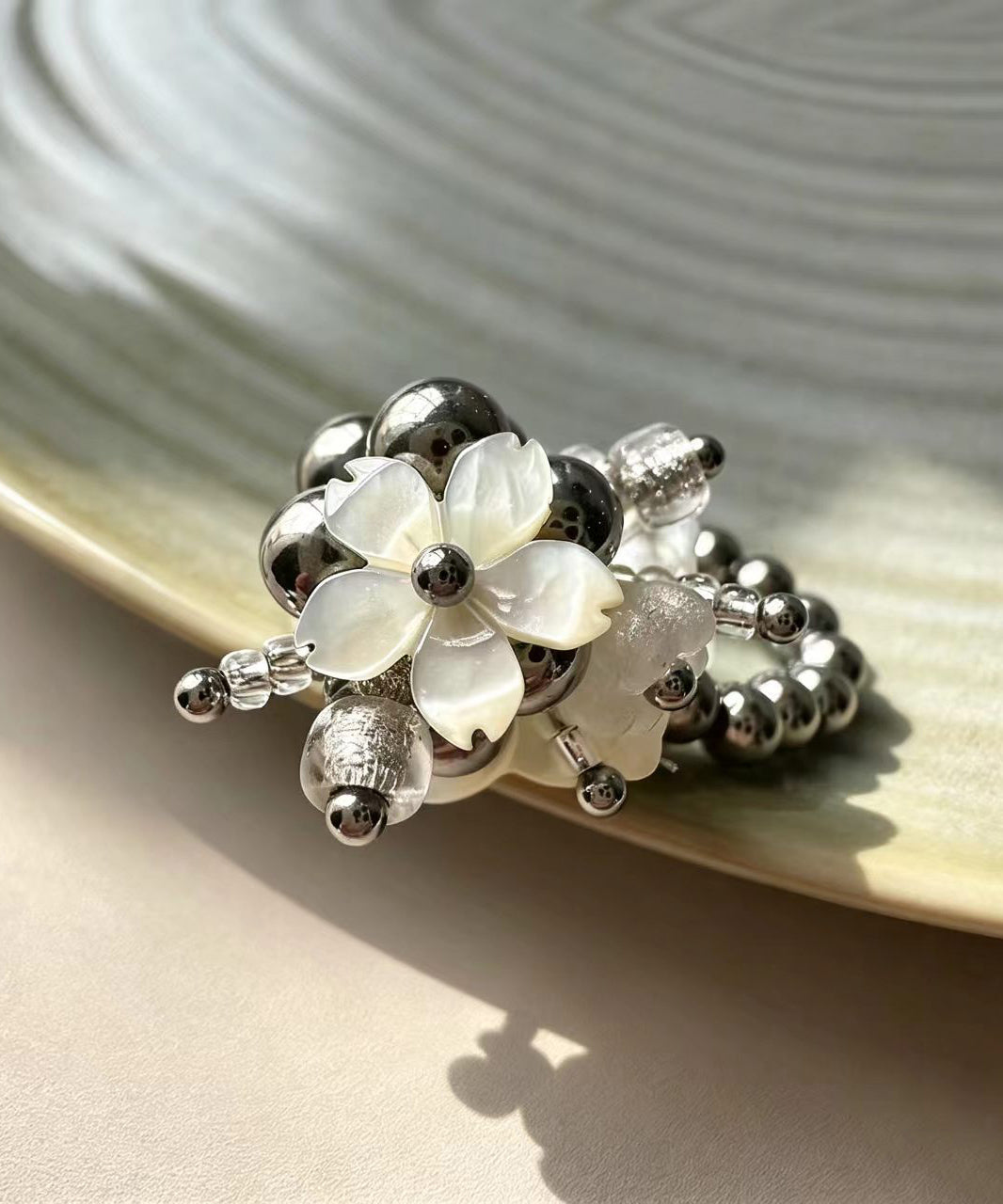 Ensemble de deux bagues extensibles à perles florales pour femme 3
