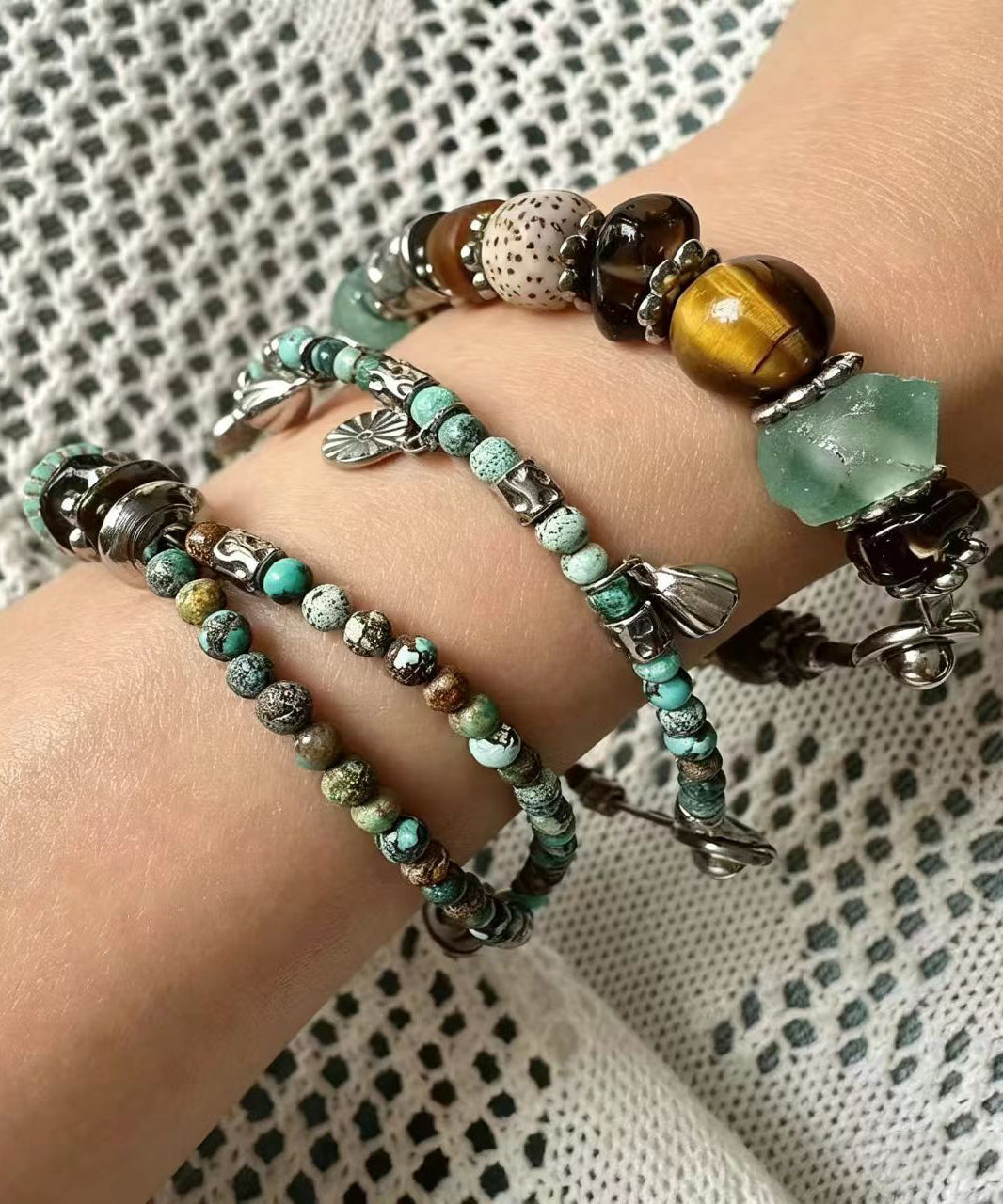 Ensemble de trois bracelets pour femmes multicolores style perles 0