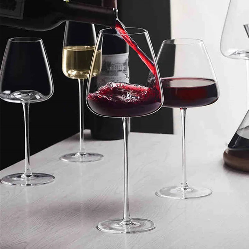 Ensemble de verres à vin et à champagne faits à la main avec un design raffiné 2