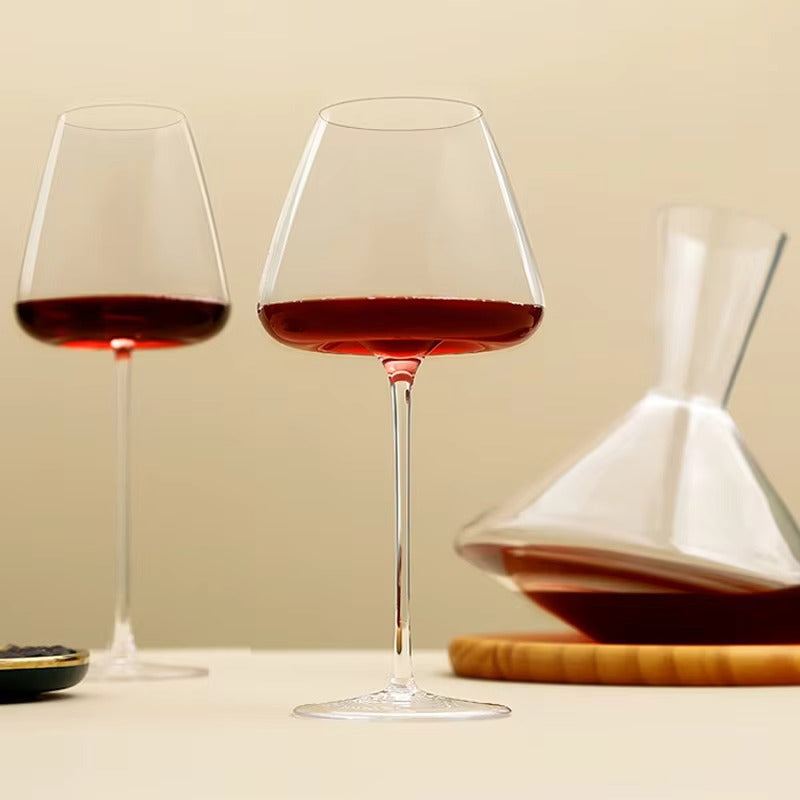 Ensemble de verres à vin et à champagne faits à la main avec un design raffiné 8