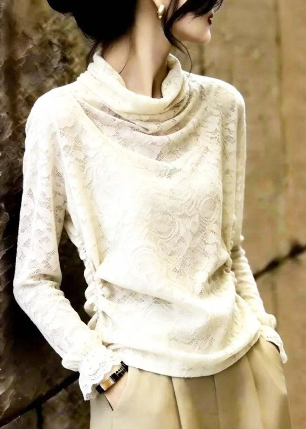 Haut À Col Roulé Femme Design Original Avec Détails En Dentelle 2