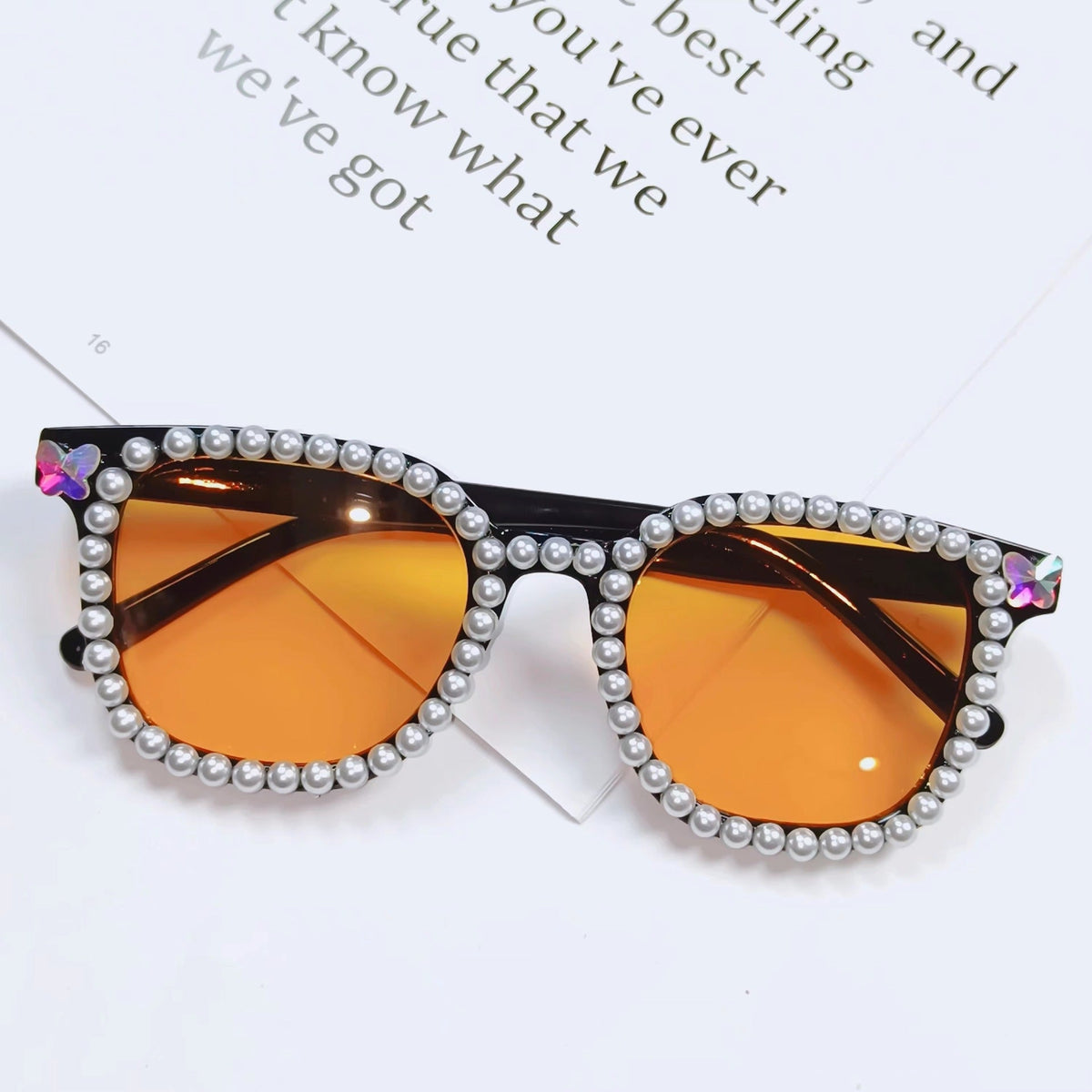 Lunette de Soleil Femme Monture Ornée de Perles Tendance 3