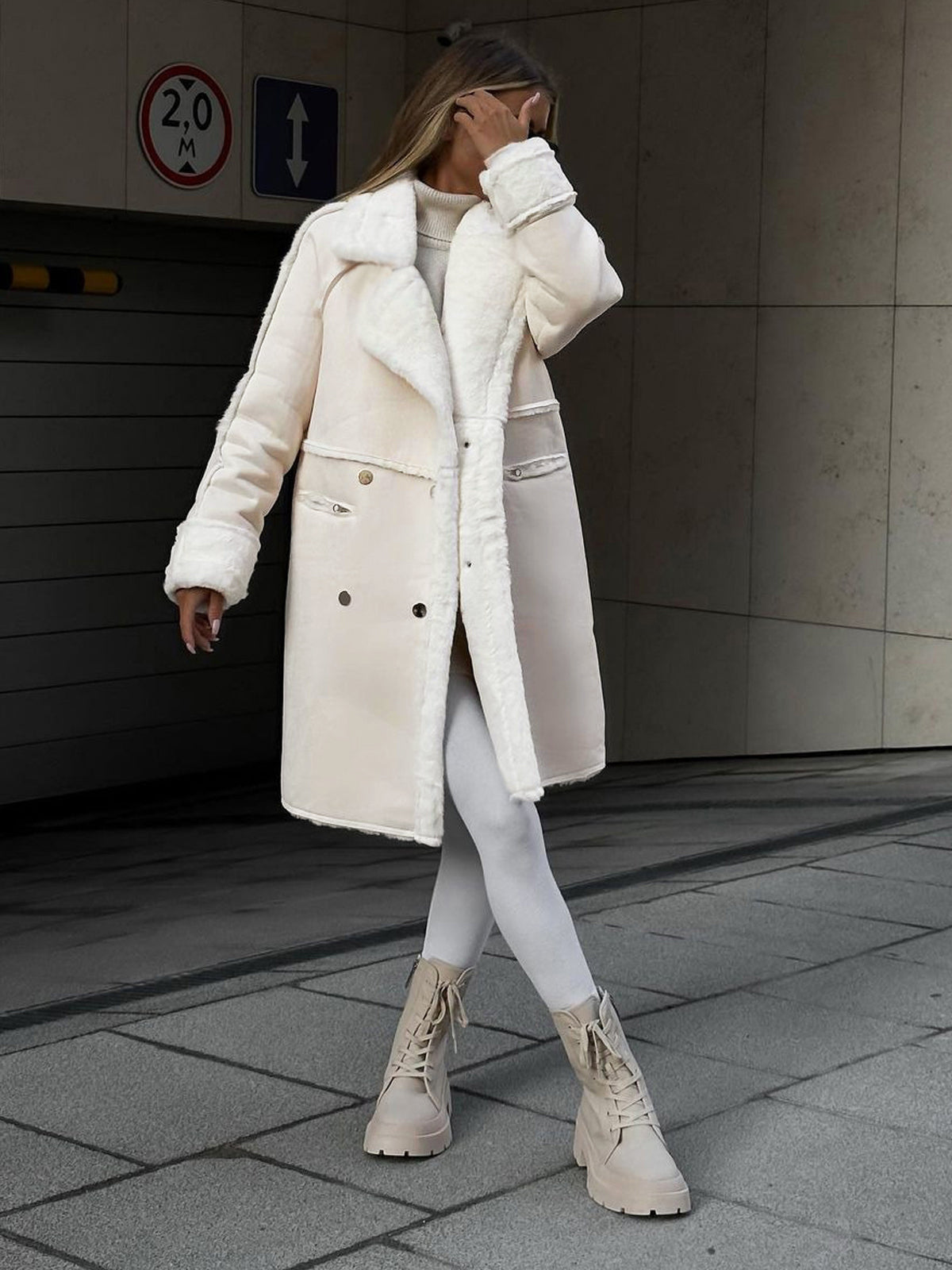 Manteau Long en Fausse Fourrure Chic 4