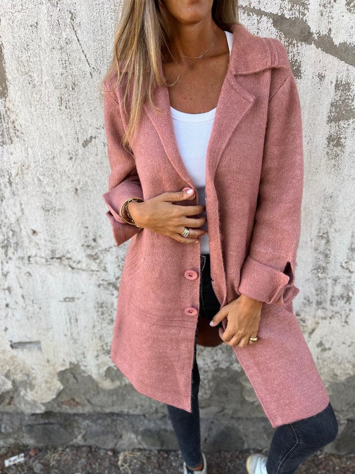 Manteau Long pour Femme au Design Classique 1