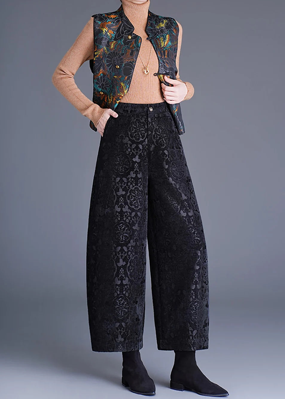 Pantalon court femme à jambes larges taille haute 1