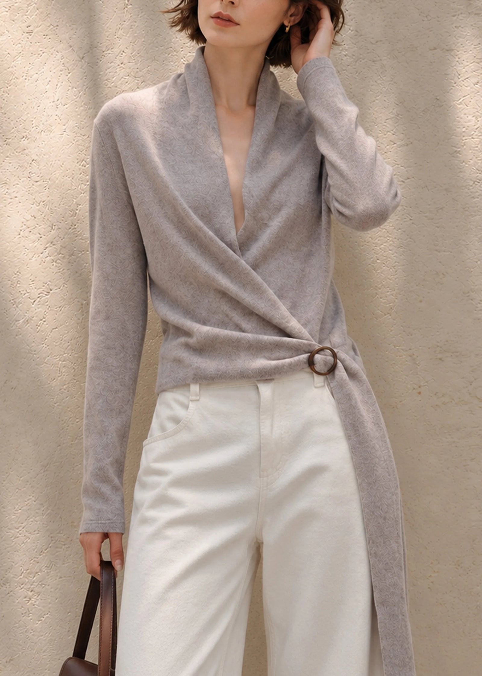 Pull Femme Col V Croisé avec Ceinture Automnal 1