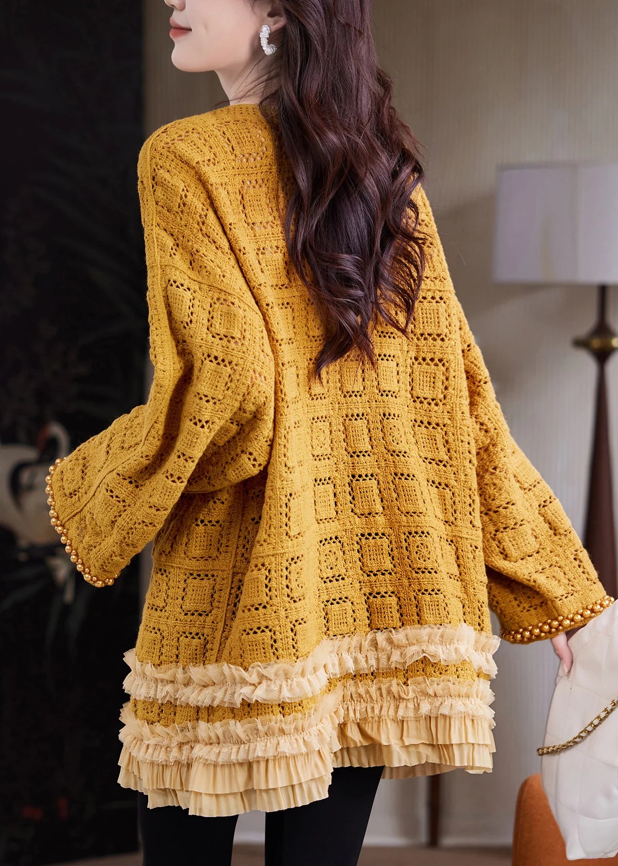 Pull long femme ajouré à volants et perles 3