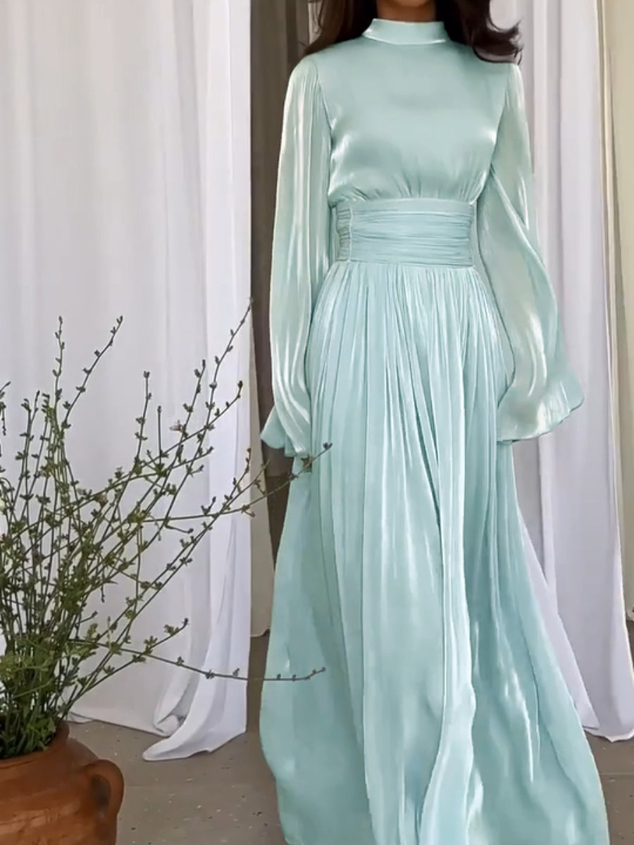 Robe Longue Élégante avec Col Montant 1