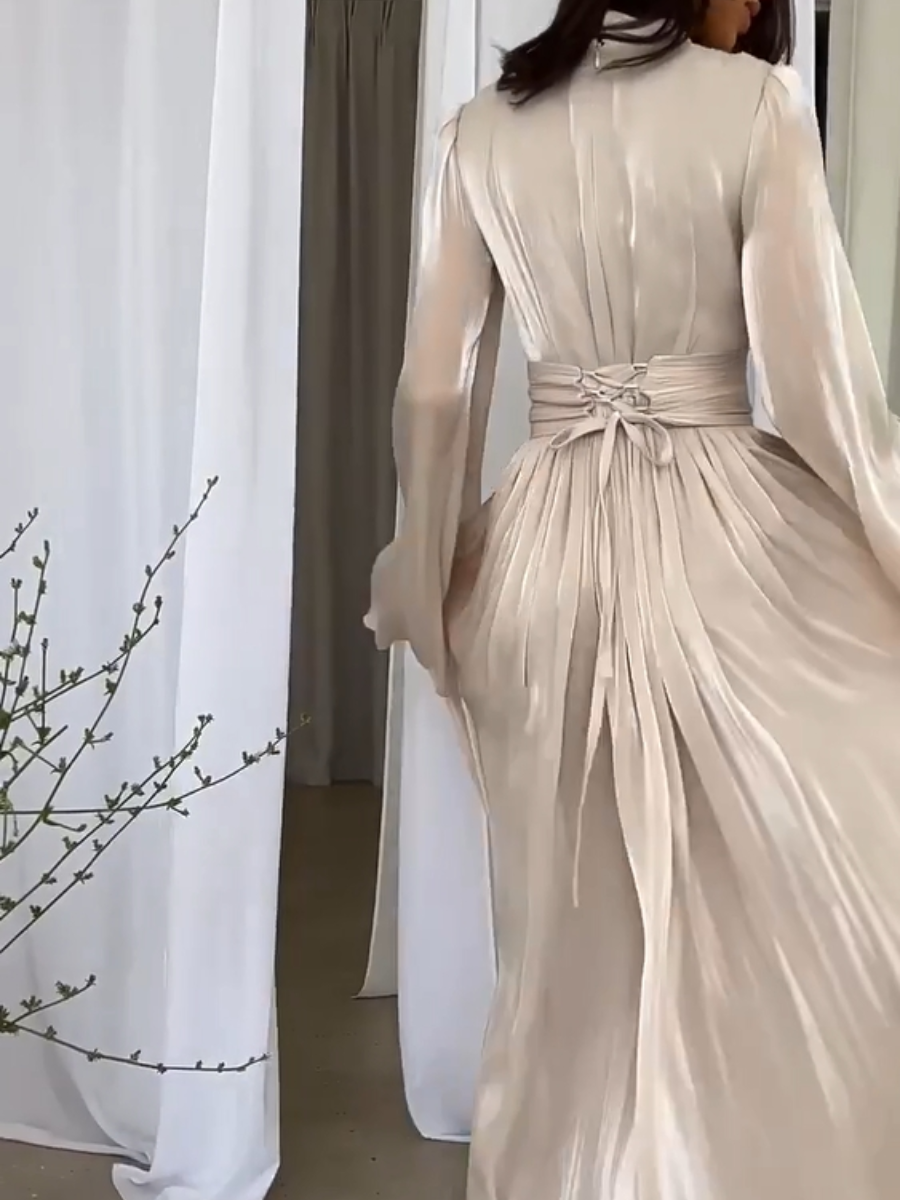 Robe Longue Élégante avec Col Montant 2