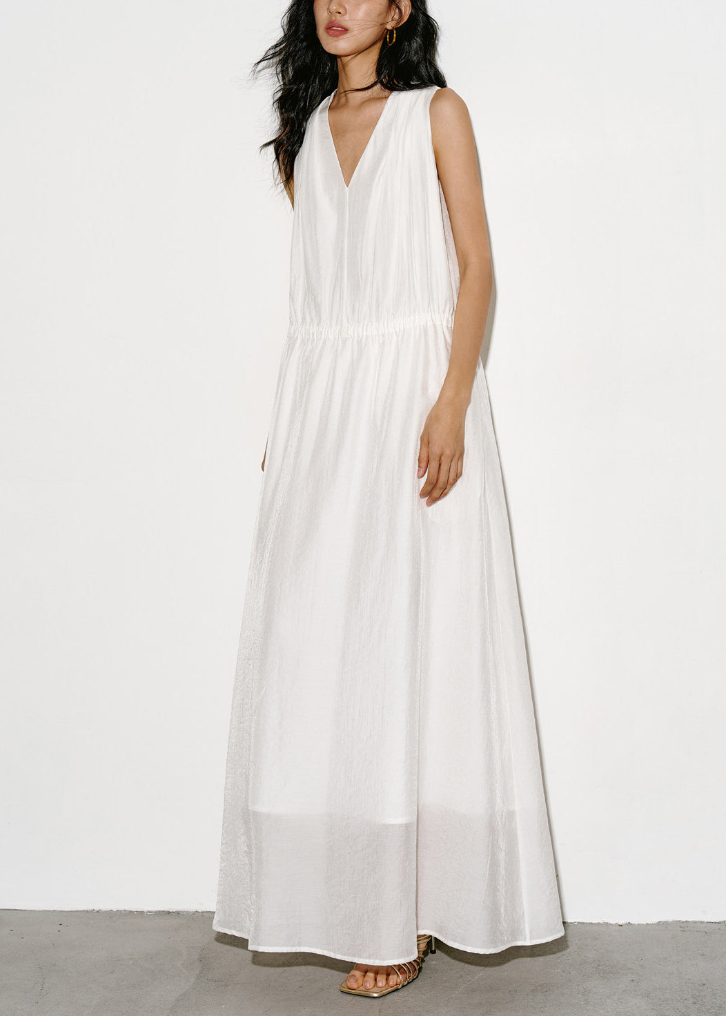 Robe longue femme col en V avec cordon de serrage sans manches 2