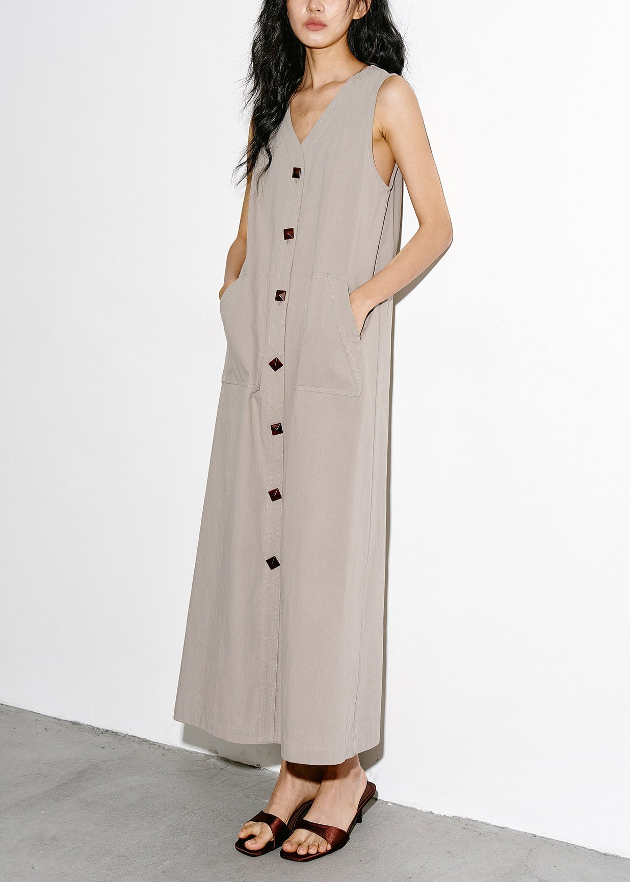 Robe longue femme sans manches col en V avec poches 3