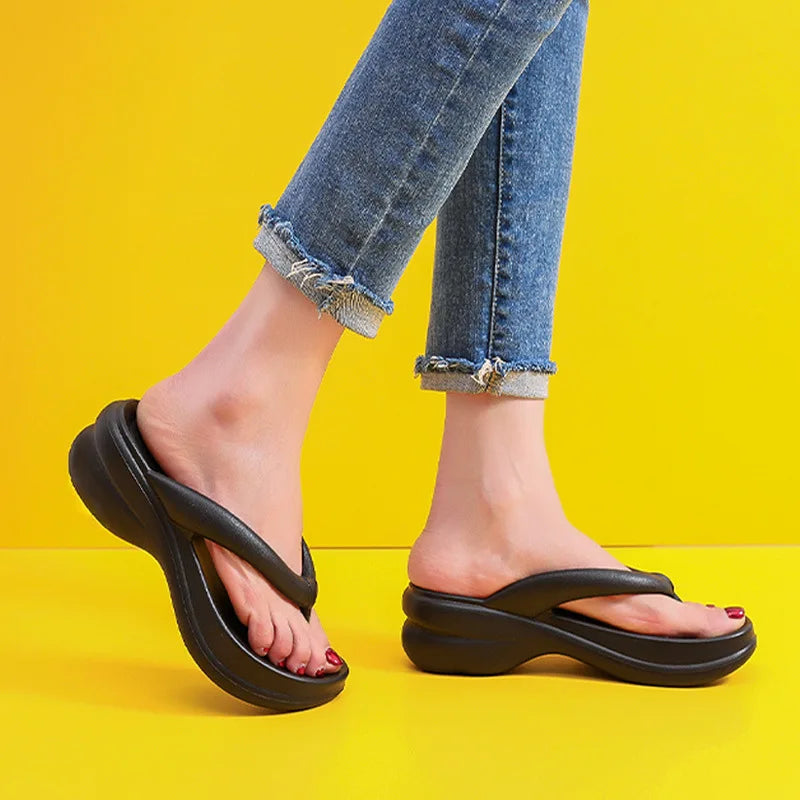 Chaussons à talons compensés pour femmes