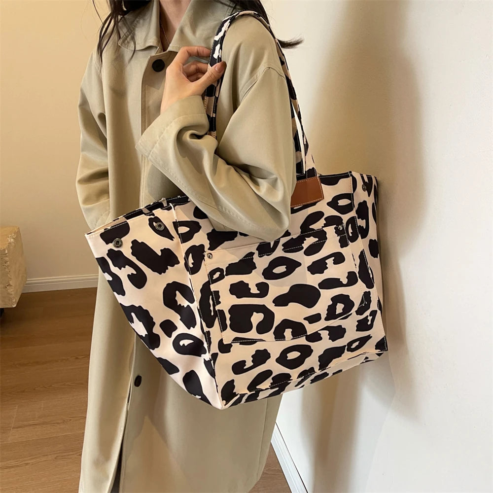 Sac à bandoulière oversize imprimé léopard