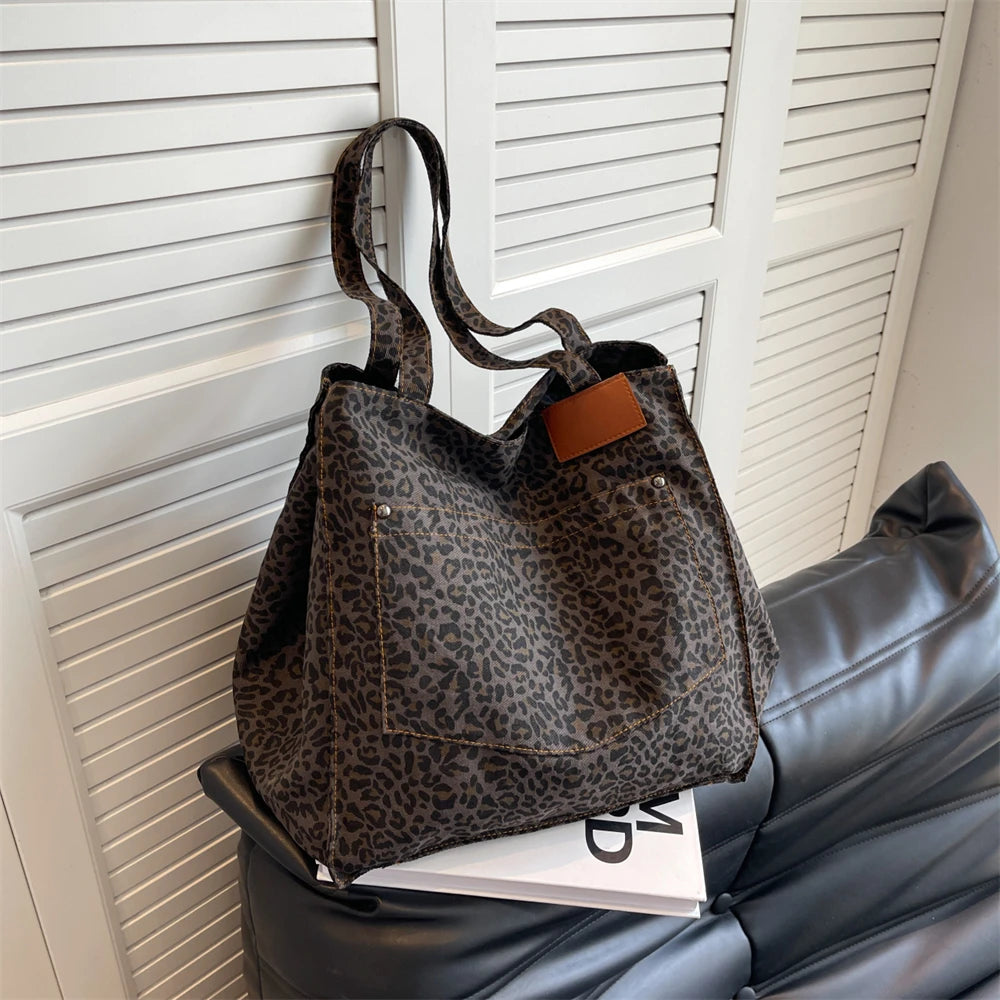 Sac à bandoulière oversize imprimé léopard