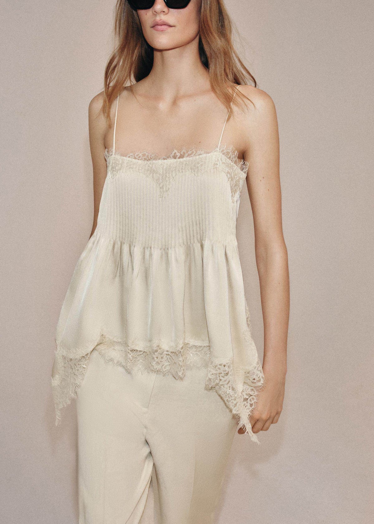 Top Femme à Bretelles Spaghetti avec Dentelle et Patchwork Froissé 2